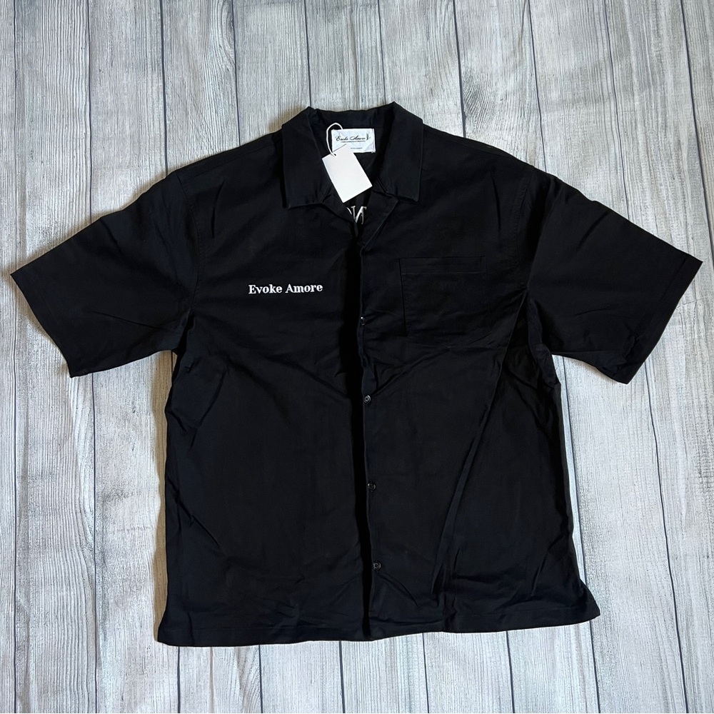 Black Short Sleeve Button-Up Shirt
